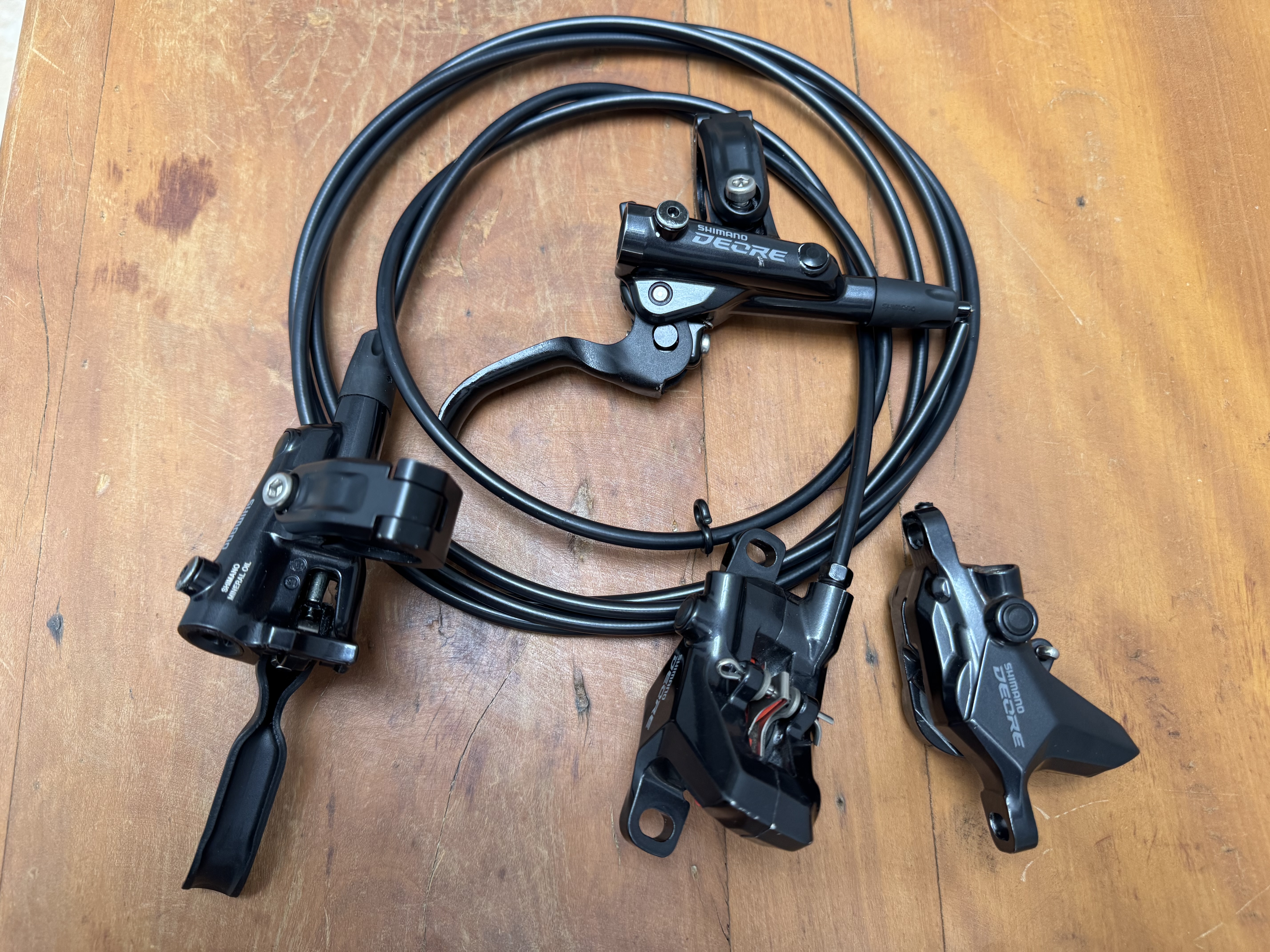 Par de freios Shimano Deore M6100