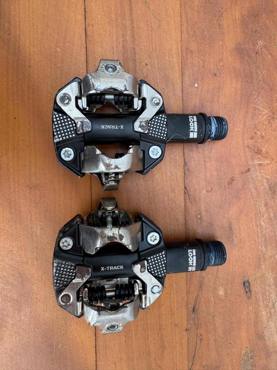 Par de Pedal Look X-Track